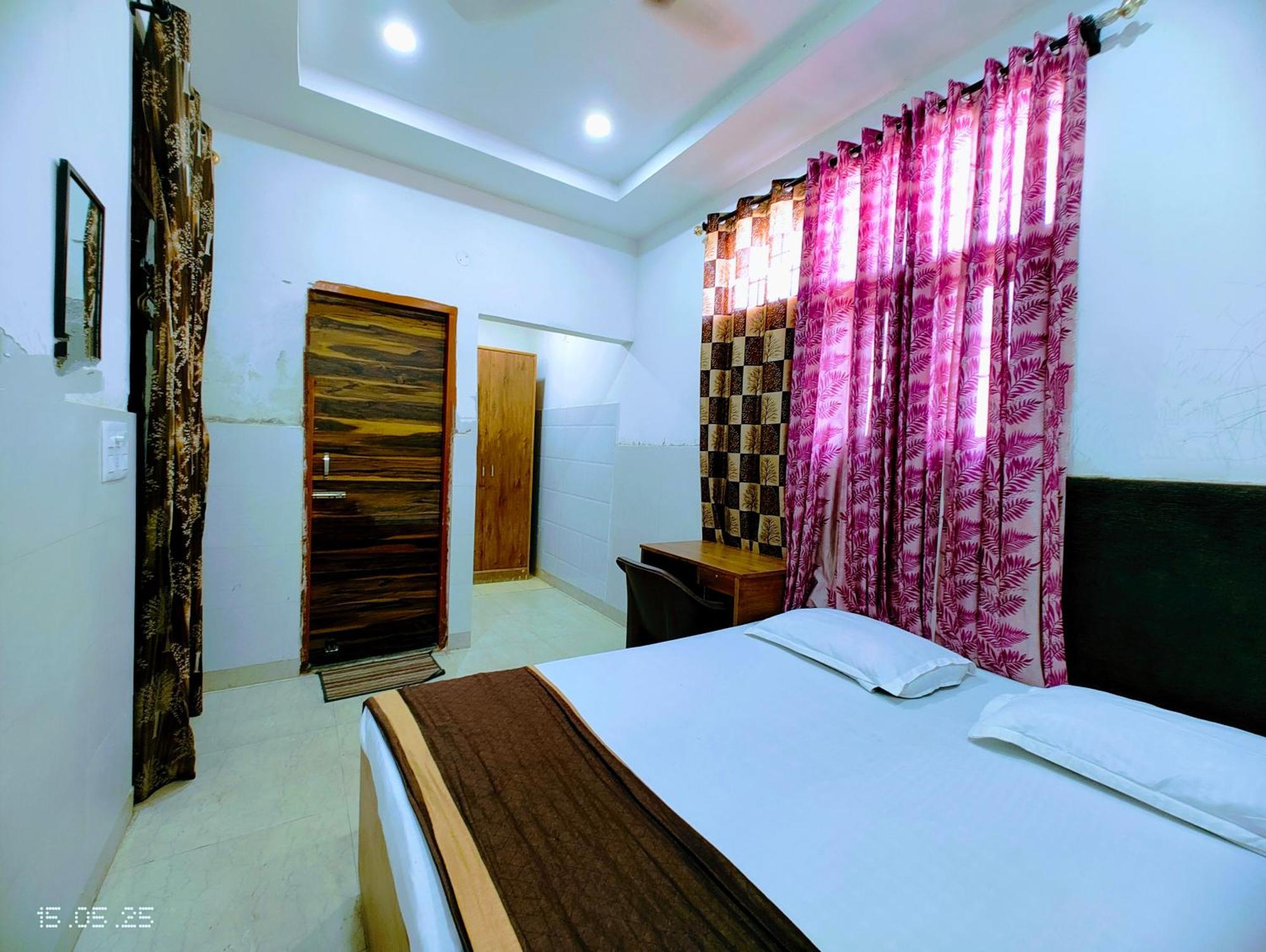 Hotel Yolo- Chandigarh Chandīgarh Exterior foto