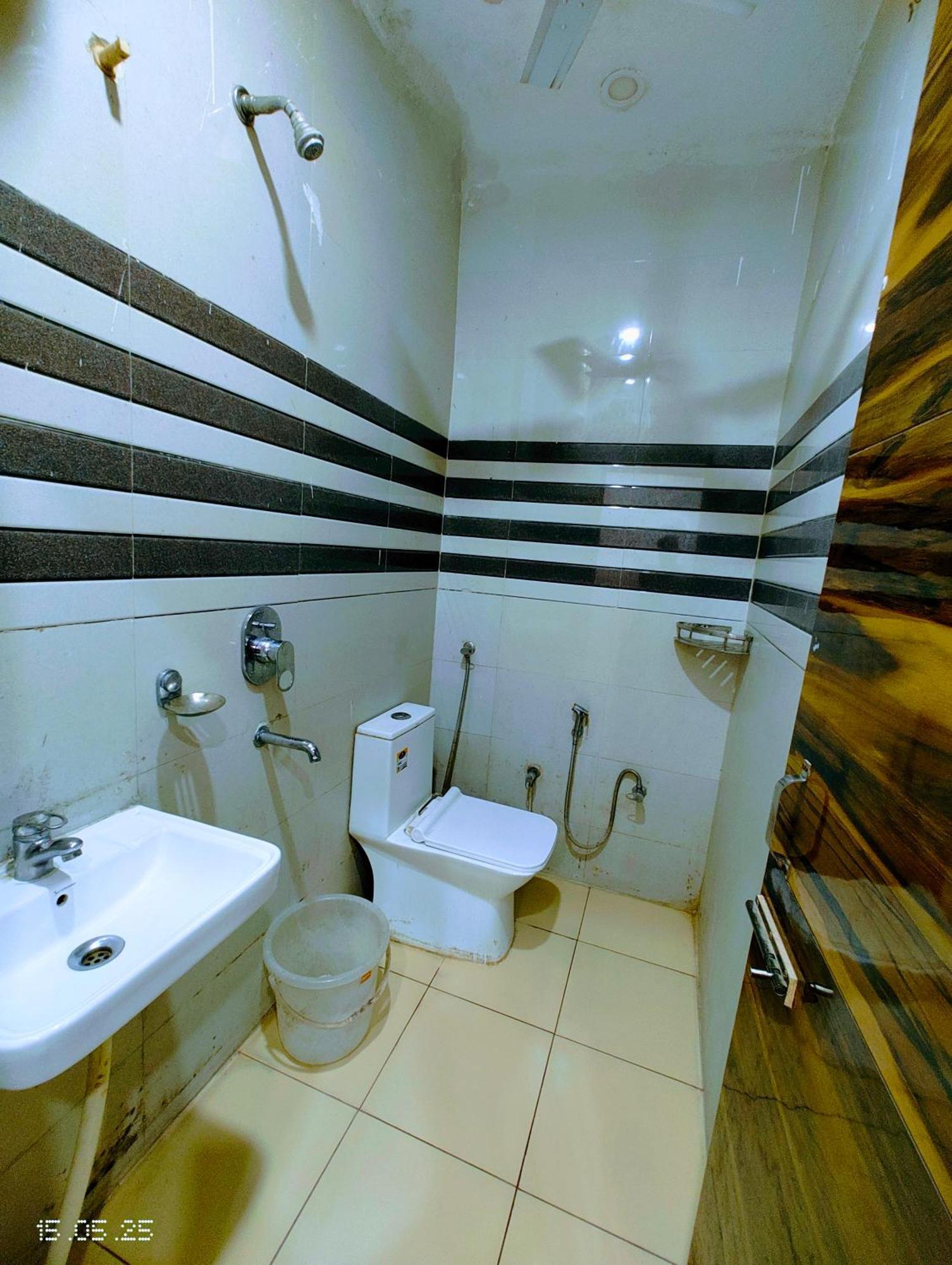 Hotel Yolo- Chandigarh Chandīgarh Exterior foto