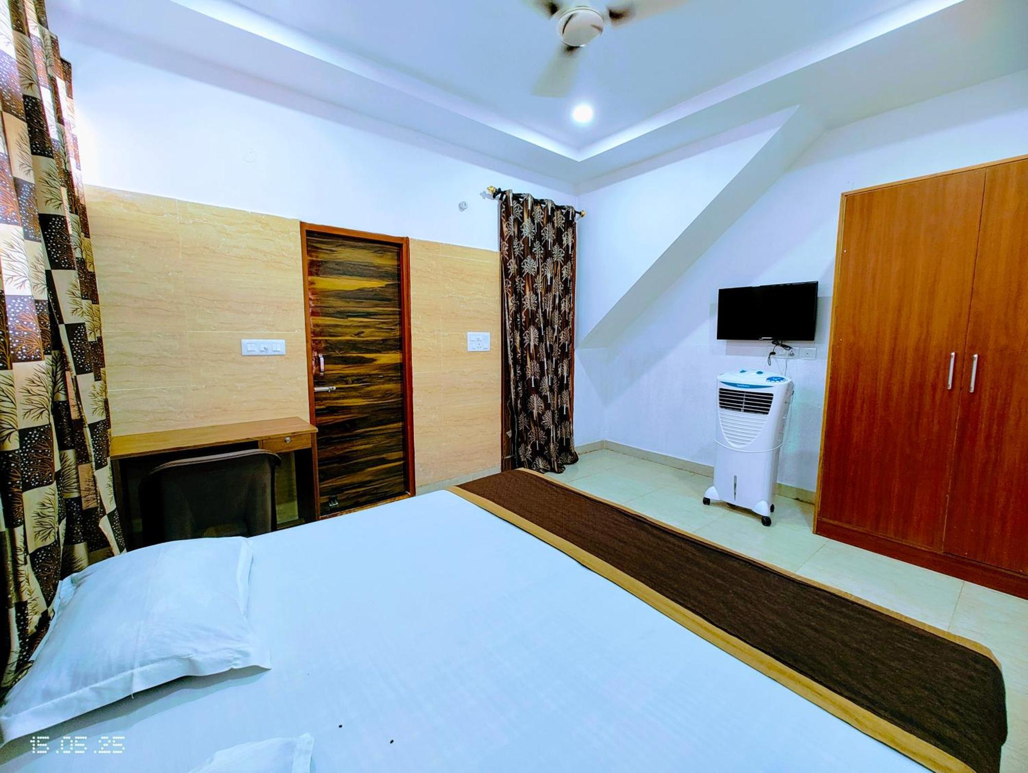 Hotel Yolo- Chandigarh Chandīgarh Exterior foto
